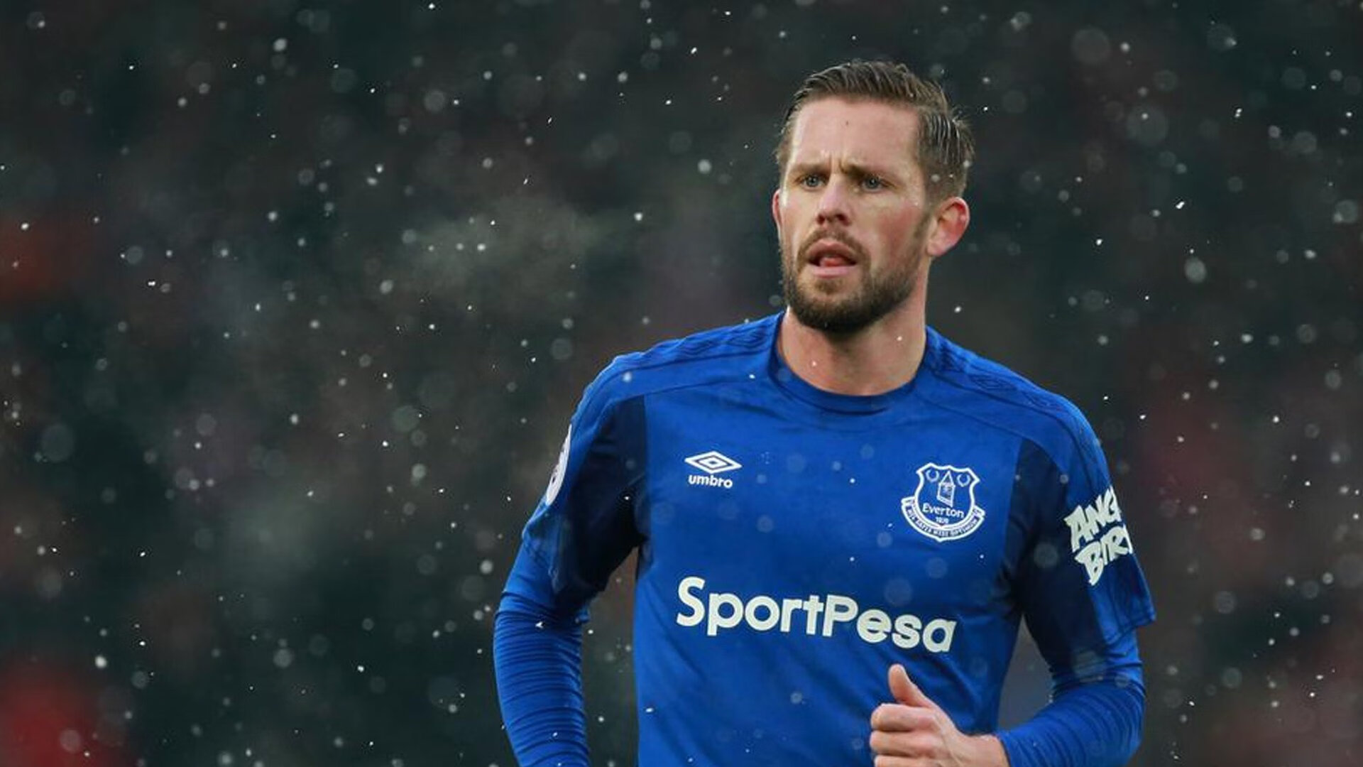 俄罗斯队在比赛中披荆斩棘，豪取胜利，俄罗斯参赛队伍