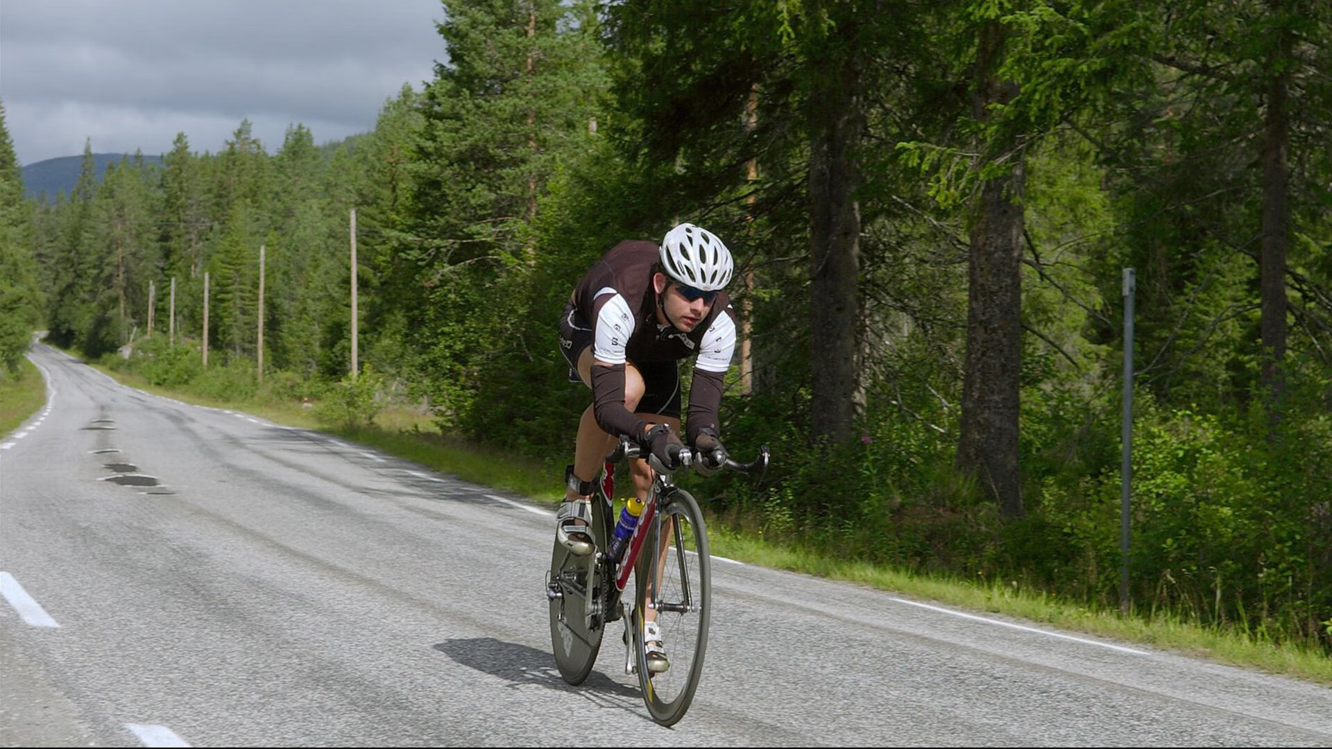 冲向巅峰：加拿大队击败荷兰，士气高昂，加拿大和荷兰